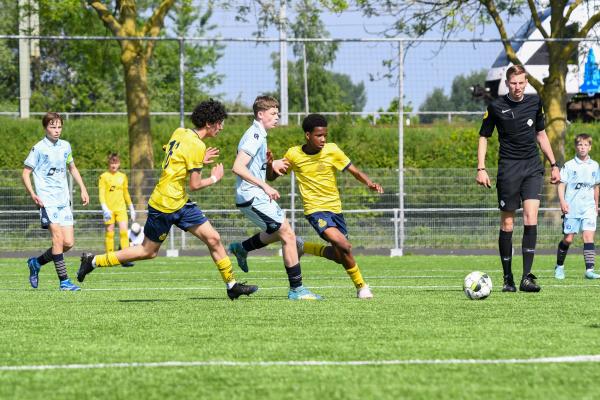 JB_ Reinier vd Kwast BVO voetbaltoernooi AZC Zutphen 9-5-2024_1042