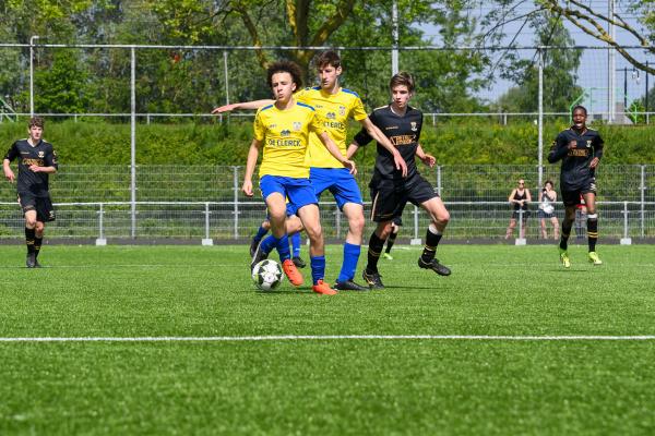 JB_ Reinier vd Kwast BVO voetbaltoernooi AZC Zutphen 9-5-2024_1192