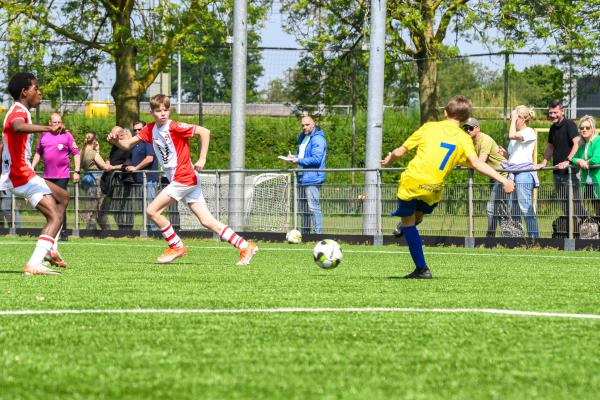 JB_ Reinier vd Kwast BVO voetbaltoernooi AZC Zutphen 9-5-2024_1394