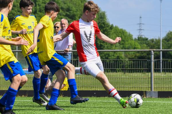 JB_ Reinier vd Kwast BVO voetbaltoernooi AZC Zutphen 9-5-2024_1424