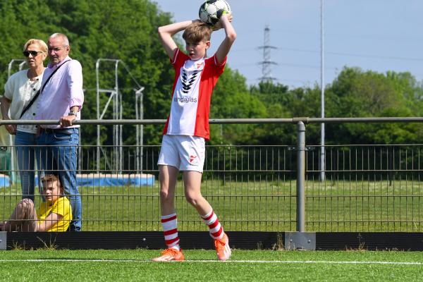 JB_ Reinier vd Kwast BVO voetbaltoernooi AZC Zutphen 9-5-2024_1432