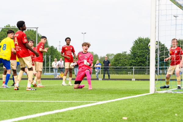 JB_ Reinier vd Kwast BVO voetbaltoernooi AZC Zutphen 9-5-2024_2045