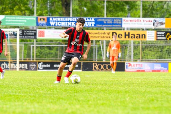 JB_ Reinier vd Kwast BVO voetbaltoernooi AZC Zutphen 9-5-2024_2127