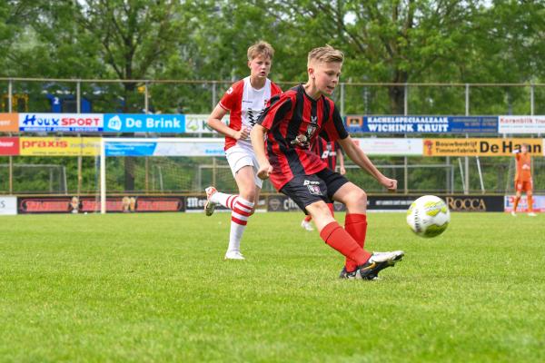 JB_ Reinier vd Kwast BVO voetbaltoernooi AZC Zutphen 9-5-2024_2133