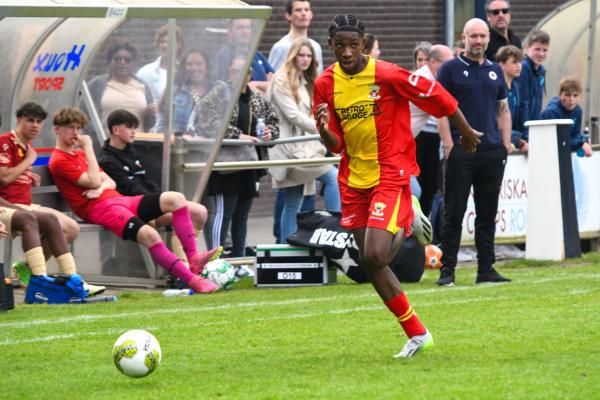 JB_ Reinier vd Kwast BVO voetbaltoernooi AZC Zutphen 9-5-2024_2386